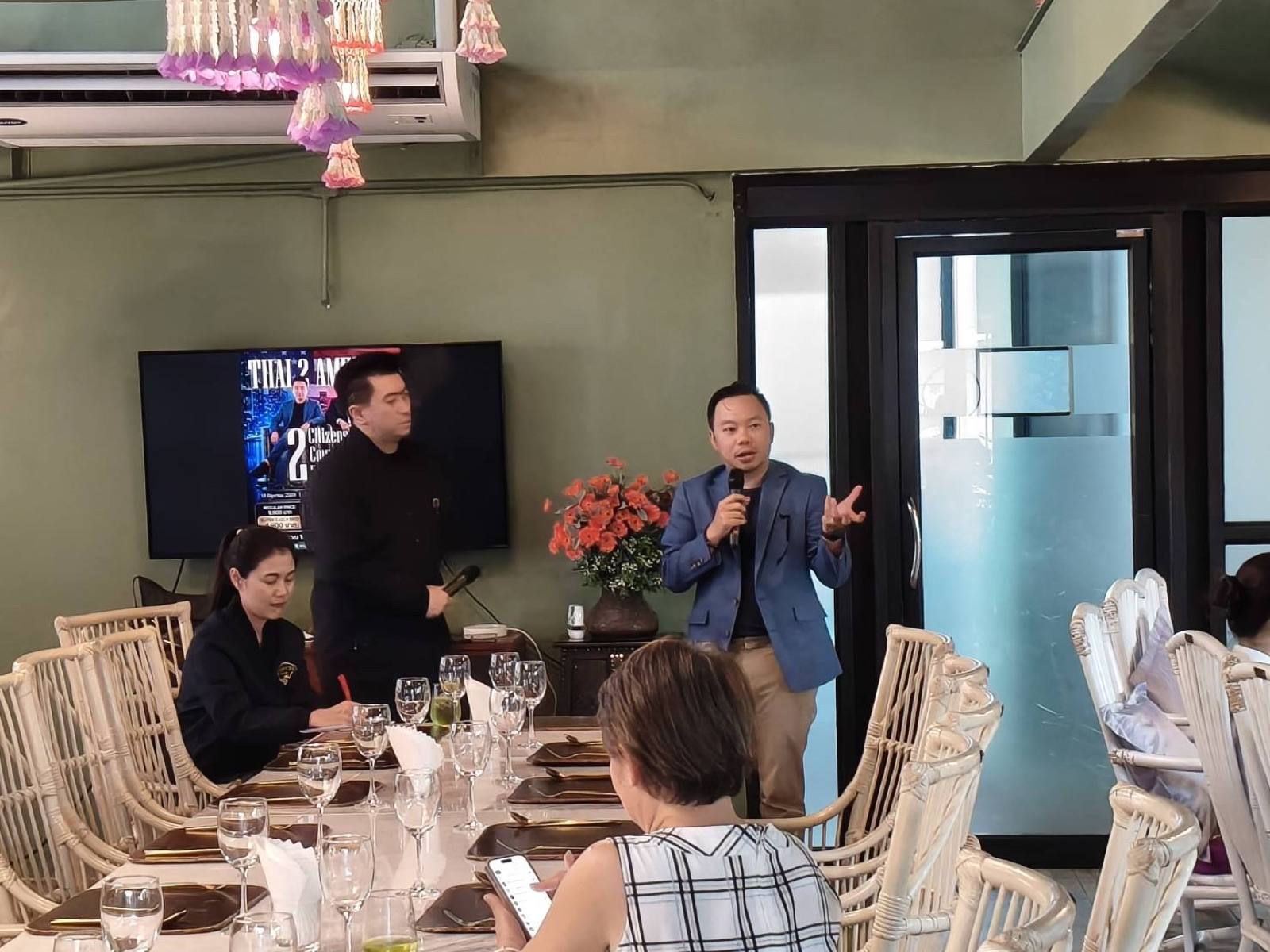 A private dinner talk with business owners